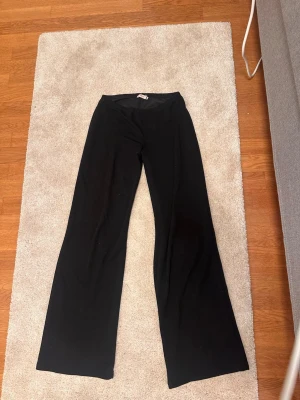 Luxury low waist pants-Nelly - Lite Noppror kan förekomma