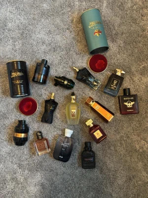 Byter/ säljer för rätt pris - Byter/ säljer parfymer men helst byten men kan även sälja för rätt pris. Har kvitton på alla och alla är nästan fulla skriv ifall ni har frågor 