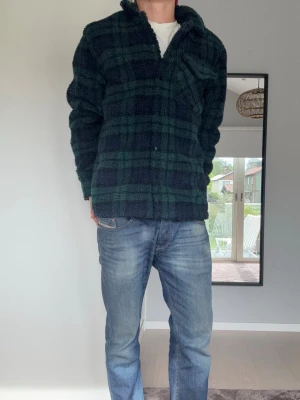 Pull & Bear overshirt  - Riktigt snygg overshirt från Pull & Bear. Storleken är M. Tveka inte på att höra av dig vid eventuella frågor och funderingar!😊✌️
