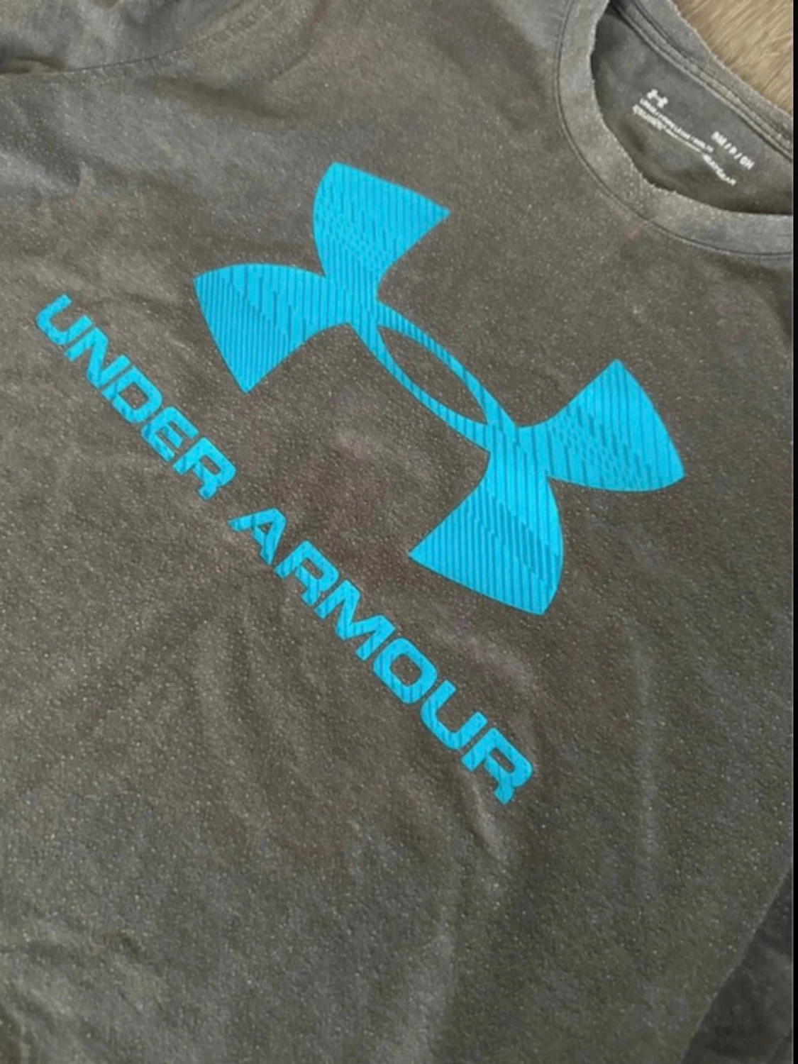 Grå t-shirt från Under Armour - 1