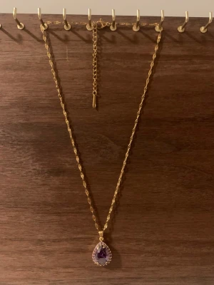 Elira Voss halsband - Nytt och oanvänt