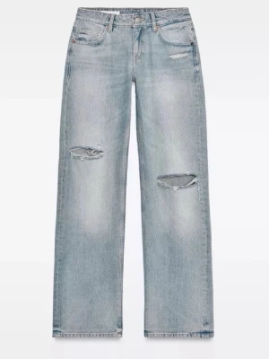 Populära Zara jeans - Säljer dem här zara jeansen i storlek 32, de är nya utan lapp. Undrar om någon skulle tänka sig att byta mot en 34 o isåfall kan ni skicka ett meddelande till mig🥰är annars öppen för att sälja. Har redan gått ner i pris så går inte ner mer💞💞