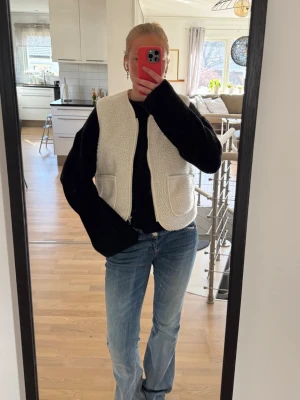 Teddyväst - Jättefin teddyväst❣️