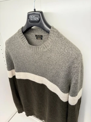 Massimo dutti tröja - Snygg tröja från Massimo dutti, storlek M