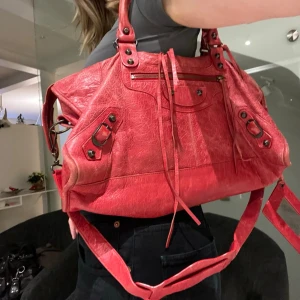 Vintage Balenciaga Bag - Stunning vintage bag from Balenciaga. It is from F/W 2013. For its age the bag is in very good condition, no big flaws. Very spacious ❤️No og dustbag.