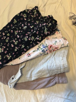 4 par shorts  - 4 par shorts från h&m i storlek S (passar mig som har xs/s), mycket väl använda därav det billiga priset 🩷🌸 ▪️ TikTok: Ginise ✨  