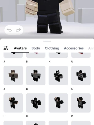 Roblox avatarpaket med hår och outfits - 100+ tröjor 50+ byxor värd 20k robux ungefär 