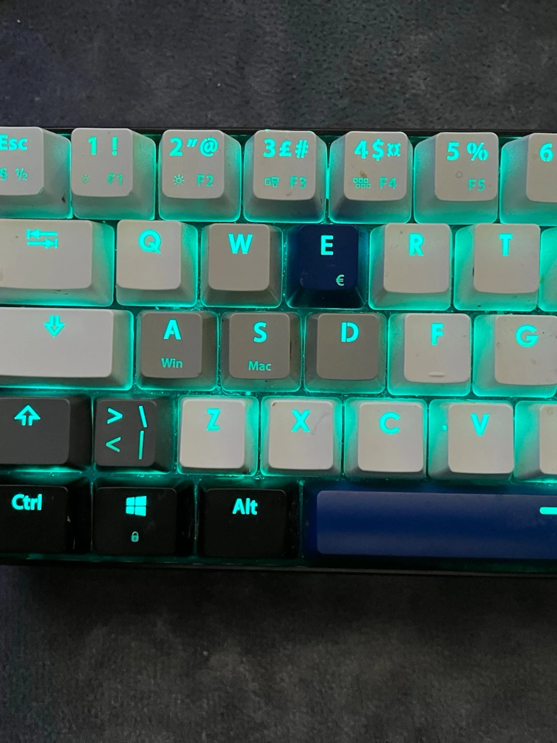 Mekaniskt tangentbord med RGB-belysning - 2