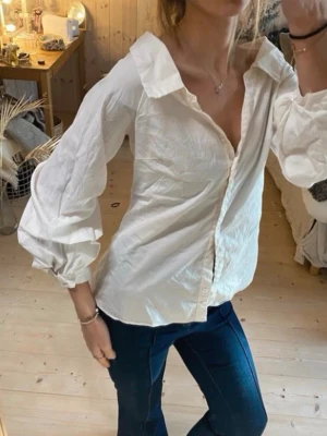 Off shoulder skjorta blus - SÅ snygg