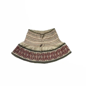 Zara kjol - En jättefin kjol köpt från Zara förra sommaren, aldrig använd och i mycket gott skick☺️kjolen har även ”inbyggda” shorts vilket är mycket användbart och praktiskt.