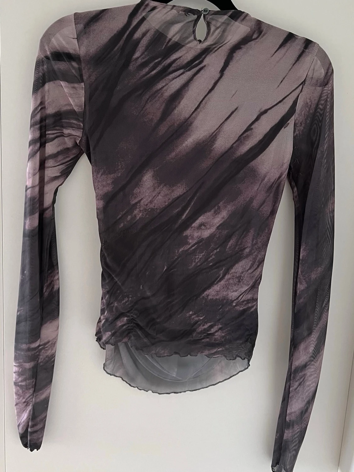 Långärmad mesh-topp med drapering - 1