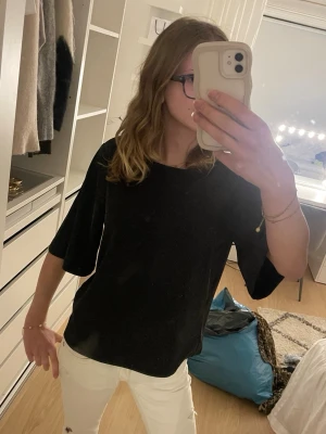 Glittrig tshirt från vero moda - Jätte fin glittrig oversized tshirt ifrån vero moda