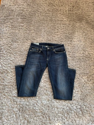 Dondup jeans  - Dondup jeans herr| Storlek: 30| Skick 8/10| Bara höra av sig vid några frågor. 