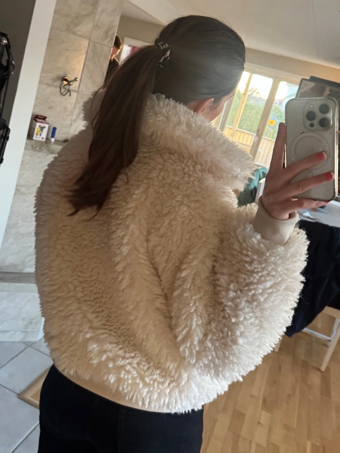 Beige teddyjacka med krage - 1