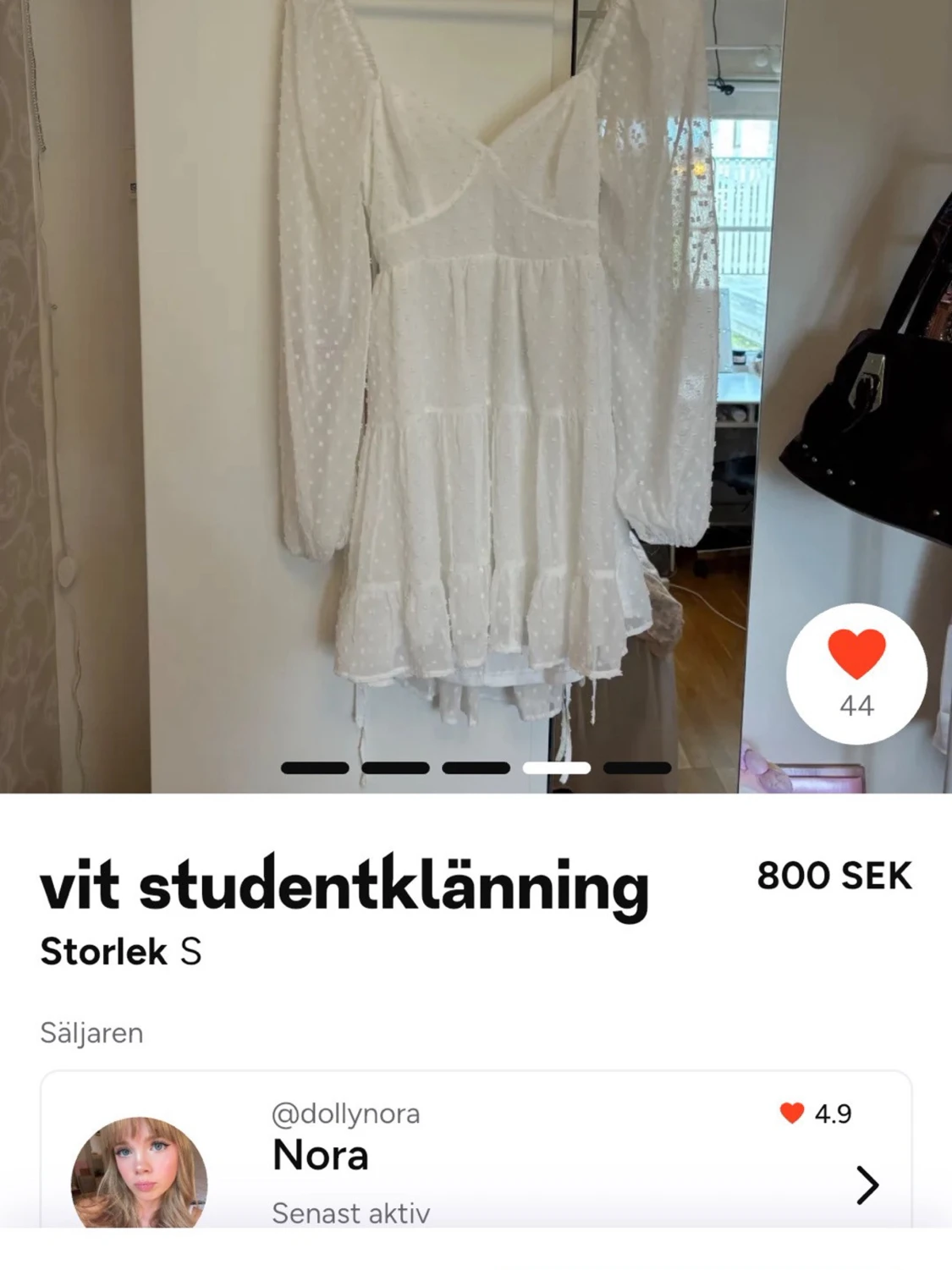 Vit kort studentklänning med snörning