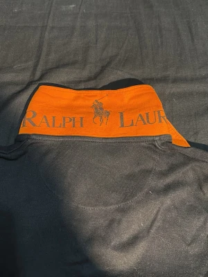 Svart piké från Ralph Lauren - Stolek S, riktigt stilig krage
