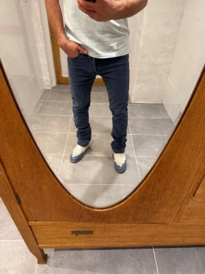 Replay jeans  - Ett par snygga byxor från replay i storlek W29 L32 i modellen Waitom