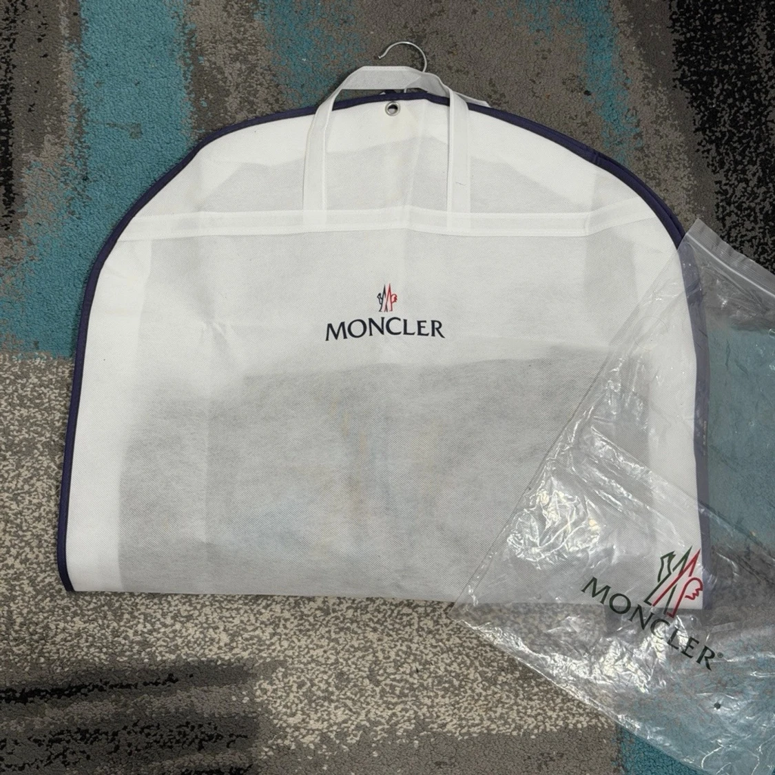 Olivgrön vindjacka från Moncler - 4