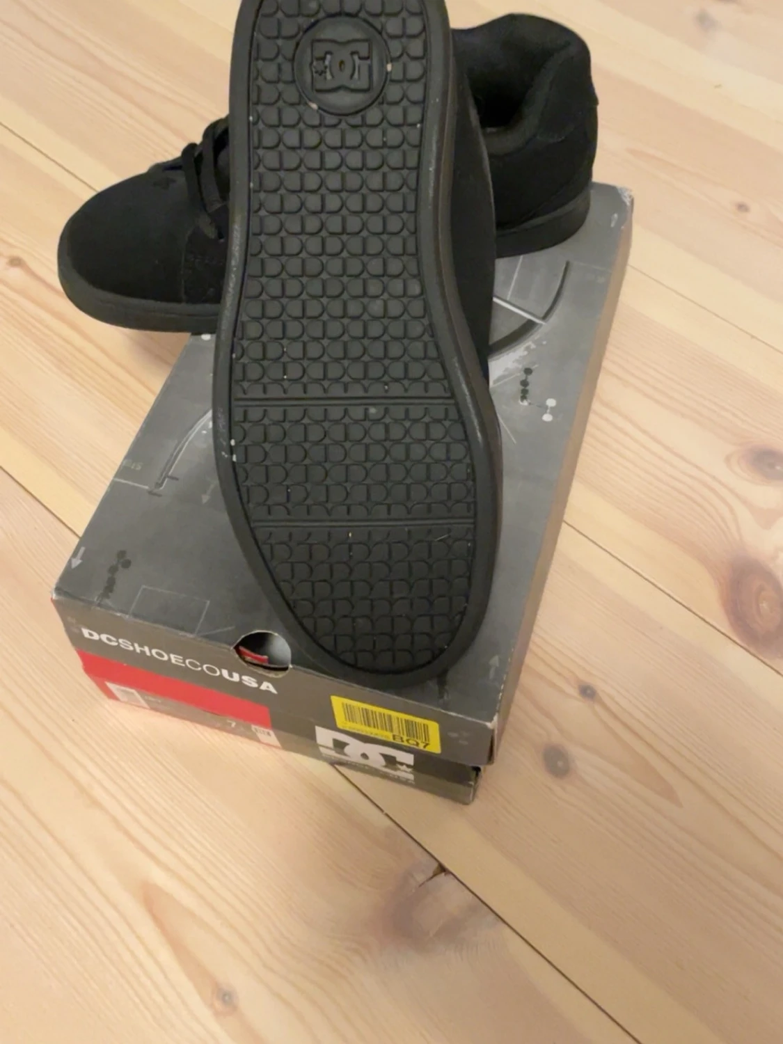 Svarta DC sneakers - 2