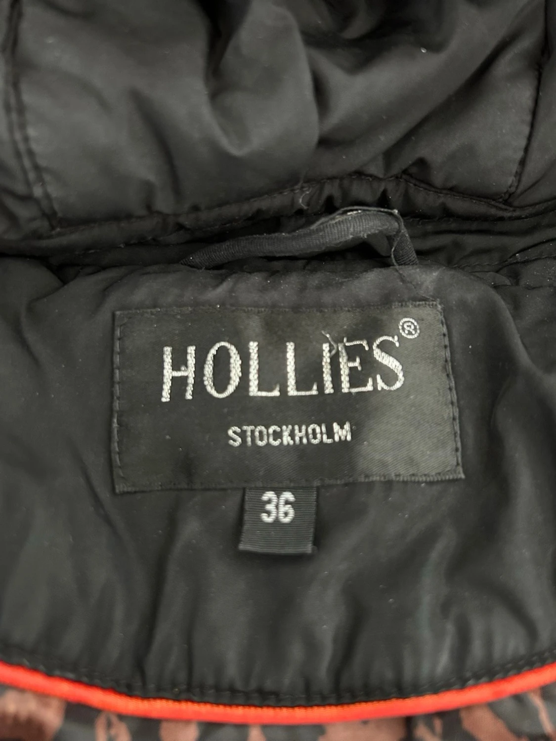 Svart pufferjacka från Hollies - 1