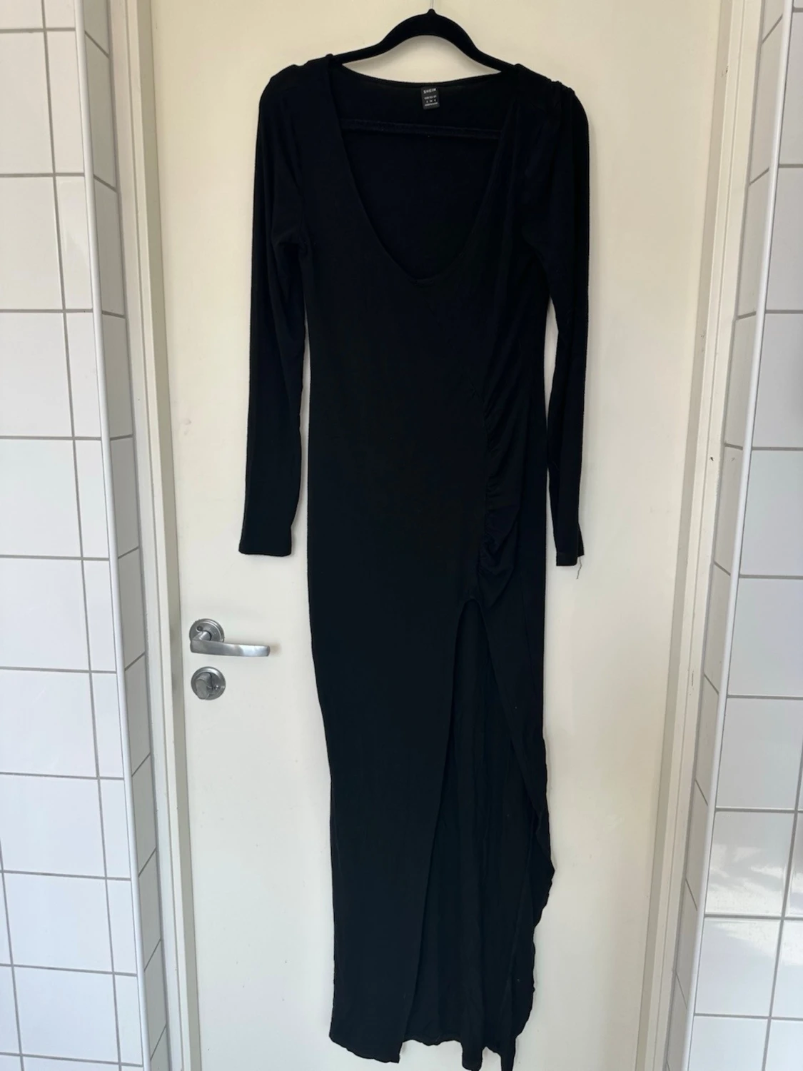 Svart klänning slits S - 3