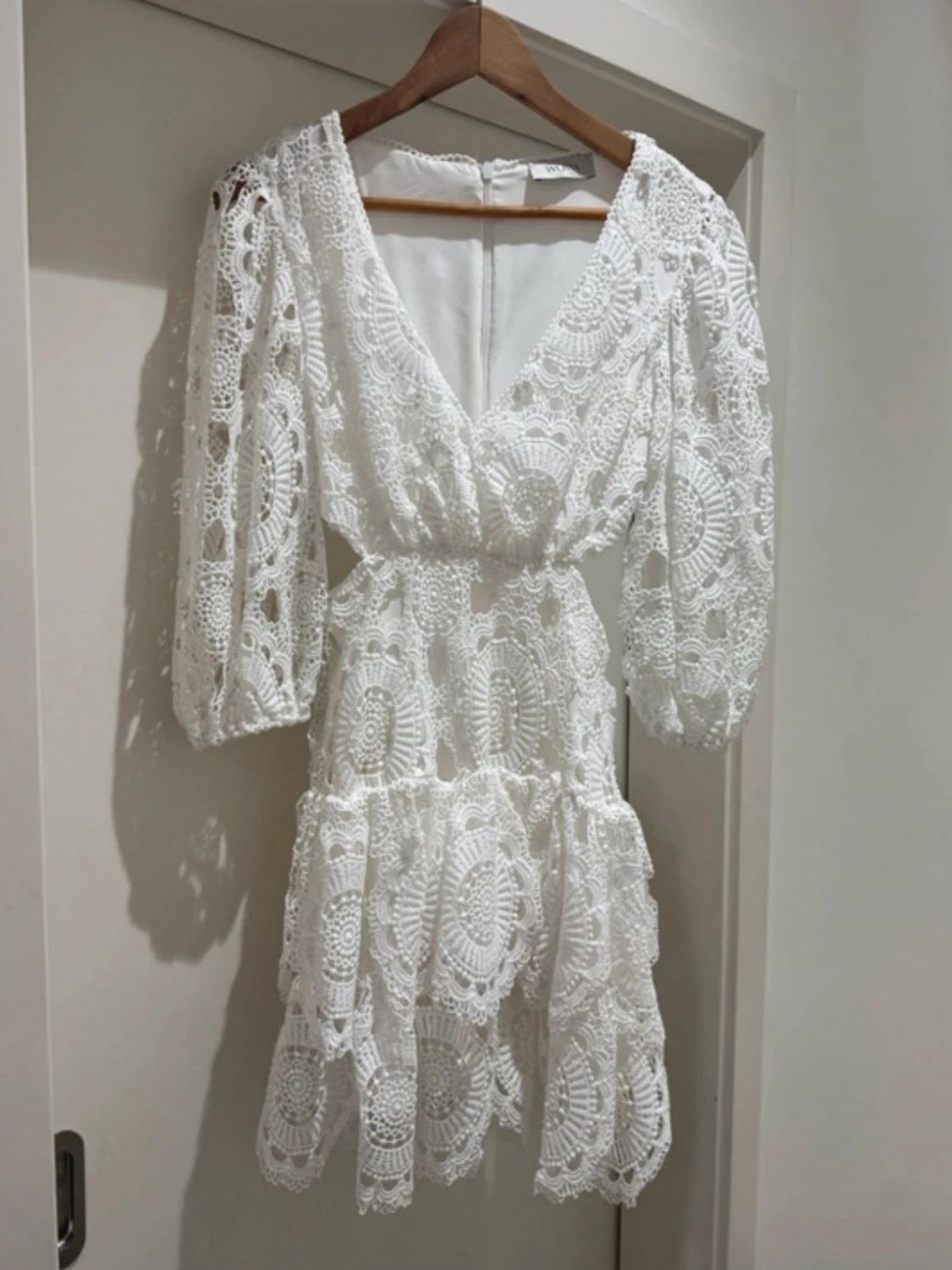 Vit klänning med volanger - 3