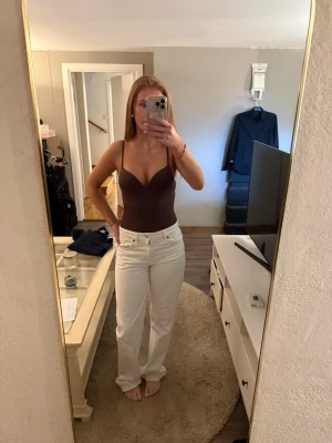 Vita Zara jeans  - Superfina vita Zara jeans i storlek 36!