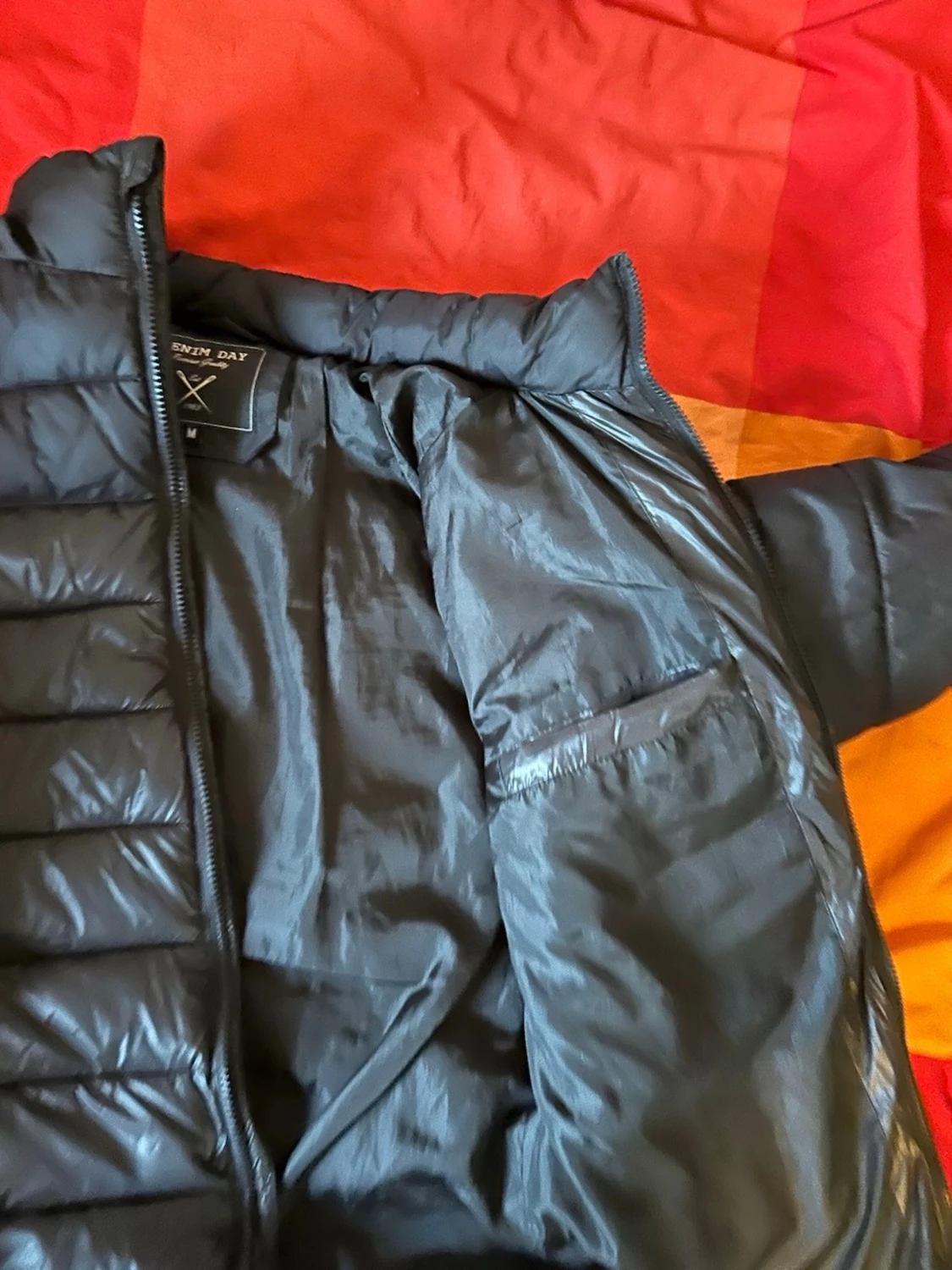 Svart quiltad dunjacka med huva - 2