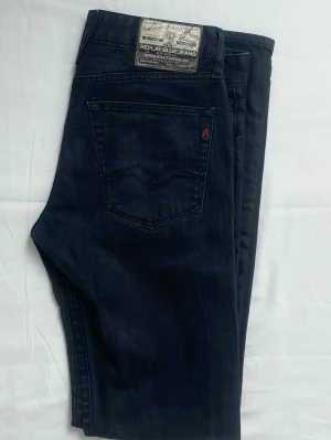 Replay jeans - Snygga replay jeans I fint skick. Storleken är W32 L34. Inga defekter på jeansen och om du har frågor är det bara att höra av dig. Med vänlig hälsning, Tg