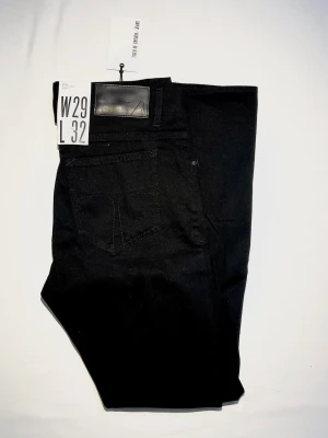 tiger of sweden jeans - Tiger of sweden jeans  i modellen evolve. Helt nya, Inga defekter och det är bara att skriva vid frågor eller mer bilder mvh 