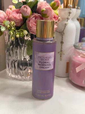 Victoria's Secret  - Victoria's Secret Floral Morning Dream Body Mist 250 ml 