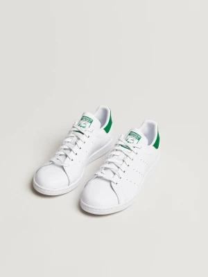 Adidas Stan Smith  - Vita adidas stan Smith med gröna detaljer. Nypris 1245 kr