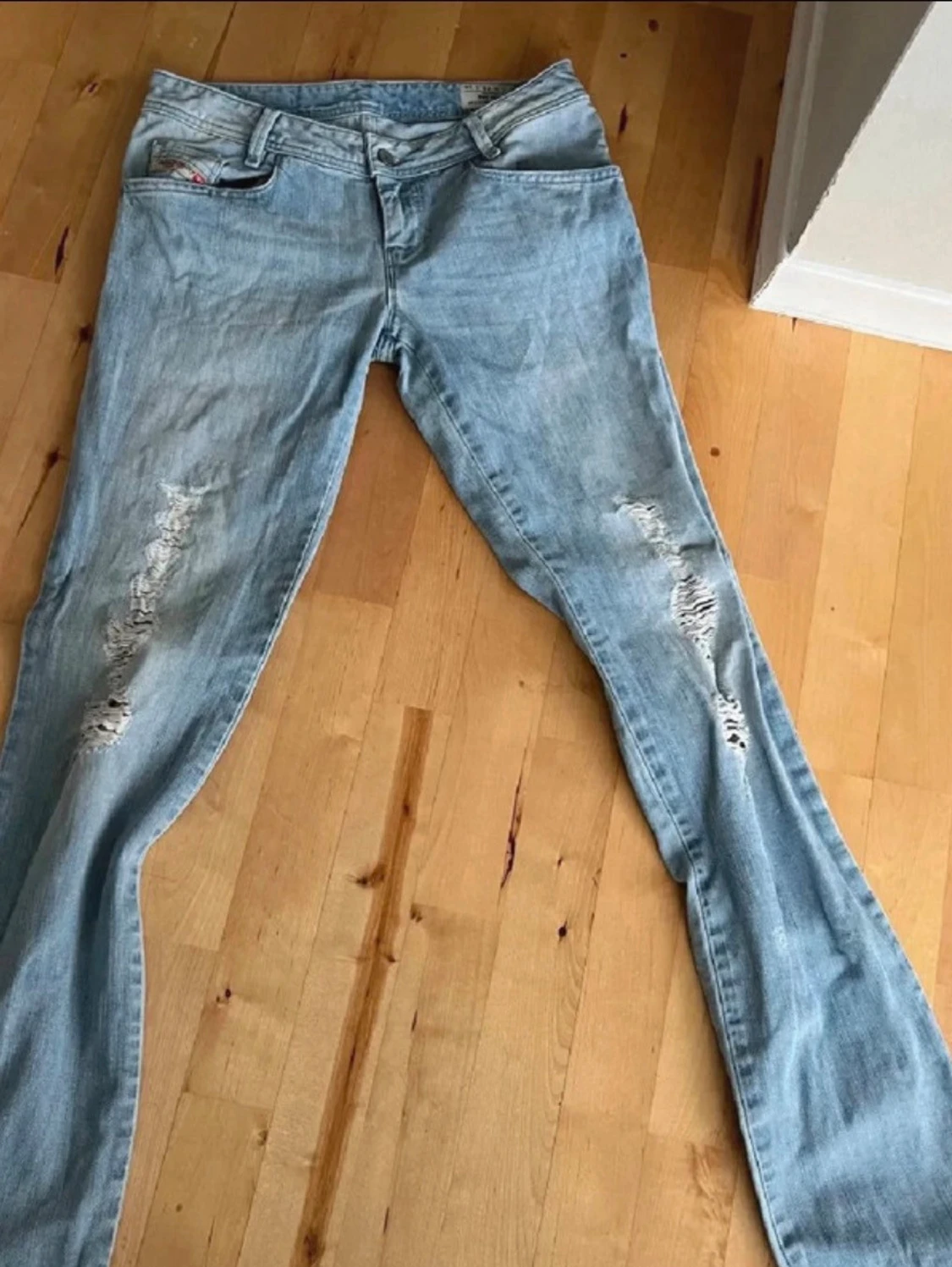 Diesel jeans med slitningar - 1