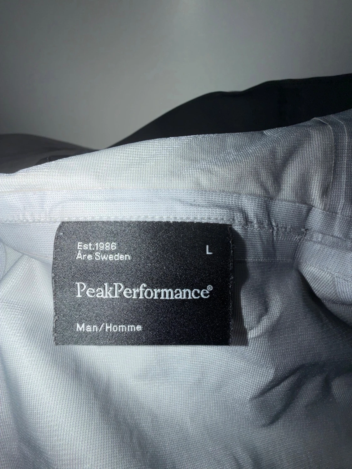 Svart vindjacka från Peak Performance  - 4