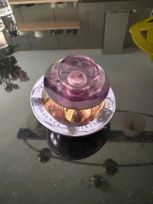 Guerlain Insolence parfym - Parfym från Guerlain, Insolence. Knappt använd. 