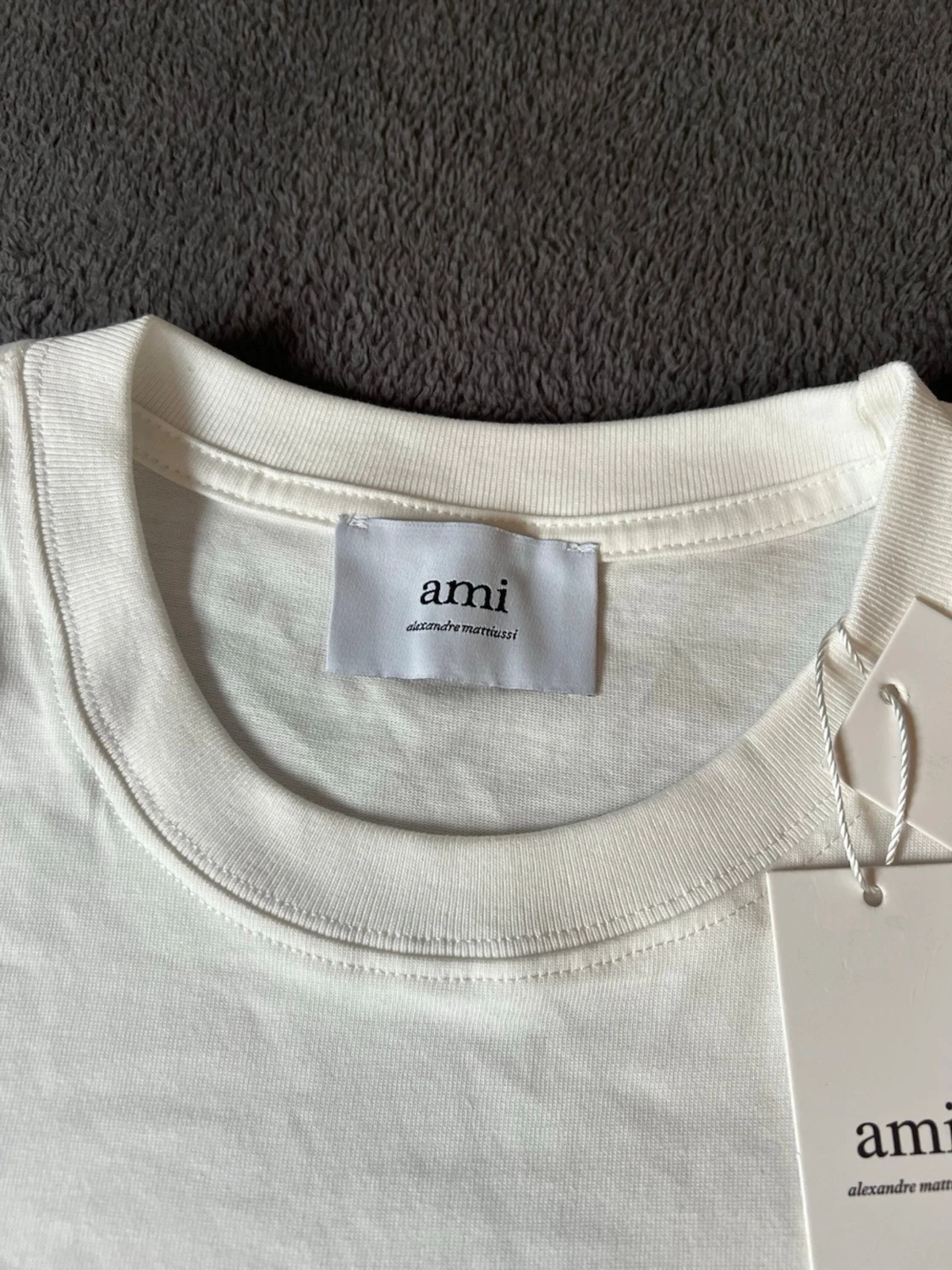 Vit t-shirt från Ami  - 2