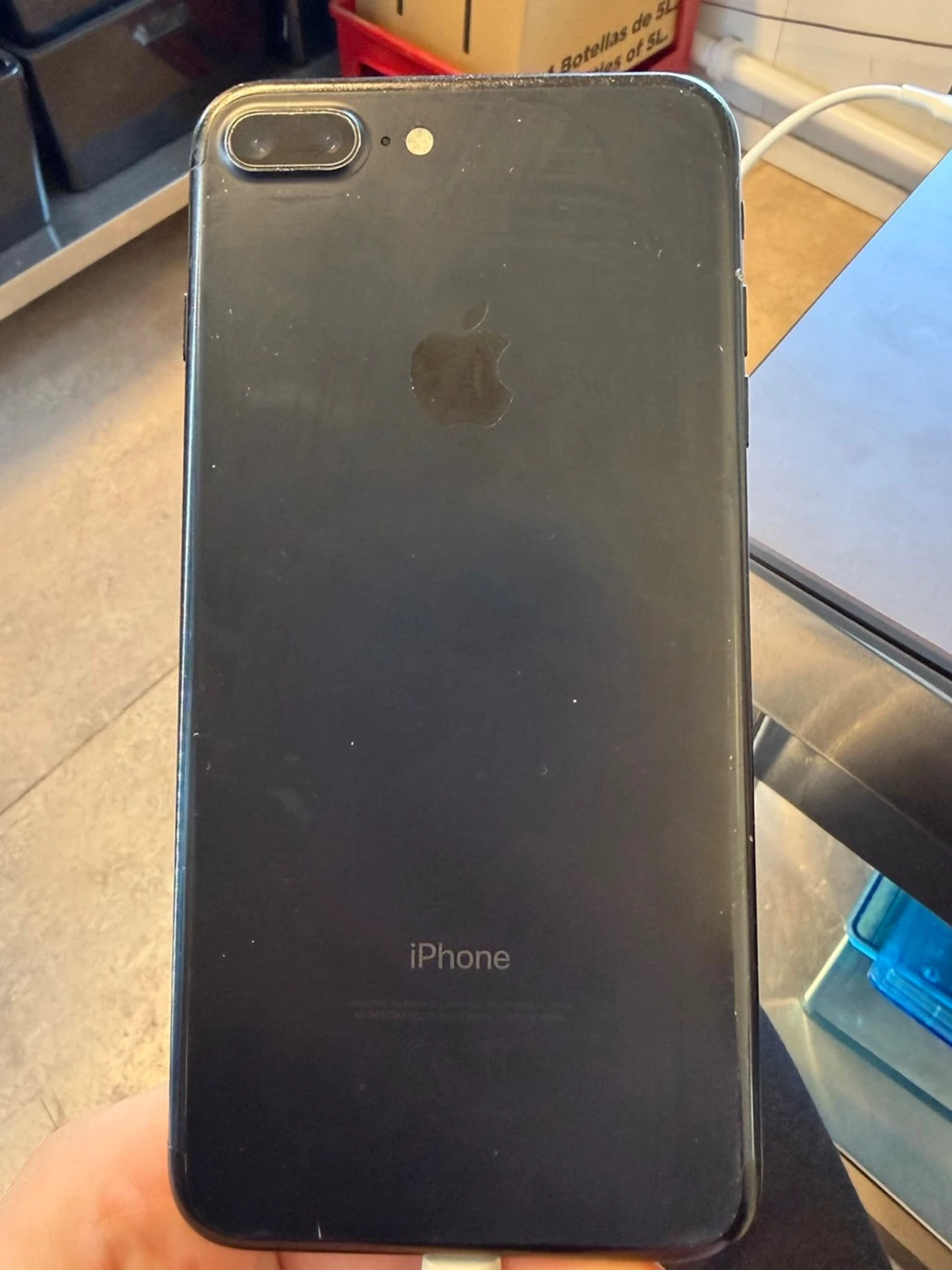 Svart iPhone 7 Plus med dubbla kameror - 1