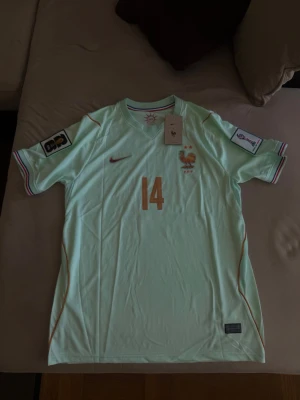Cherki  Frankrike fotbollströja Nike - Säljer min tröja pga min tjej köpte fel storlek 