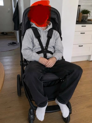Barnvagn - En fin vagn som passar till större barn får 10-17år  mer info i dm 