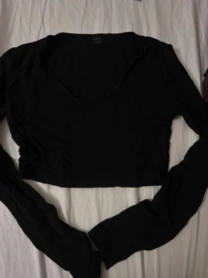 långärmad kort tunn tröja - Långärmad kort tröja från shein