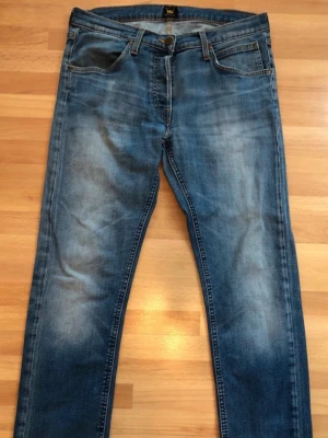 Lee Daren  jeans - Säljer dessa snygga Lee daren jeanse då de inte passar. Mycket fint skick. Hör gärna av vid fler funderingar!