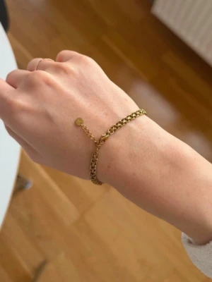 Mockberg armband - Mockberg armband, knappt använd då jag fick likadan i present, nypris  599:- 💛