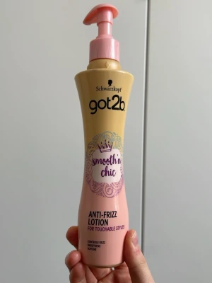 Got2b Smooth'n Chic Anti-Frizz Lotion - 📦 helt oanvänd ✨ schwarzkopf anti-frizz lotion som motverkar friss och ger mjuk, följsam styling 🤩 postar inom 1-2 dagar!
