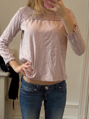 Zara blus - Söt smutsrosa blus från Zara i fint skick. Barnstorlek men passar mig som brukar ha xxs-xs💕