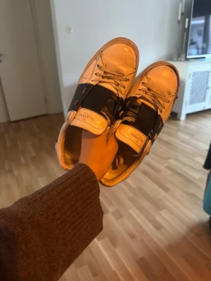 Valentino  - Säljer Valentinos i strl 38