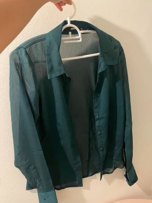 Grön blus - Använt 1 gång, inga defekter