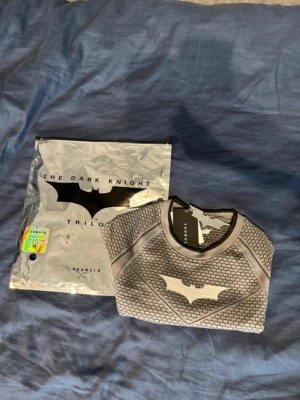 YoungLa Batman compression shirt - En compression shirt från YoungLa, slutsåld överallt. Aldrig använd 