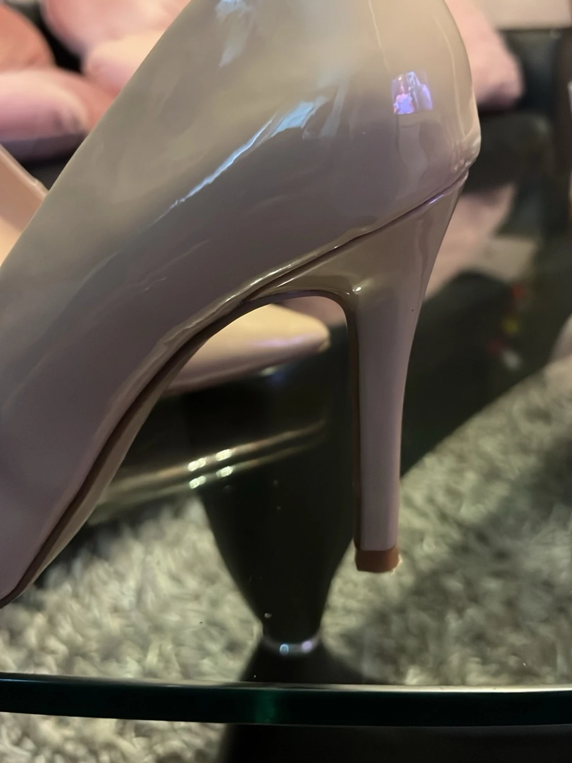 Beige lackpumps med spetsig tå - 2