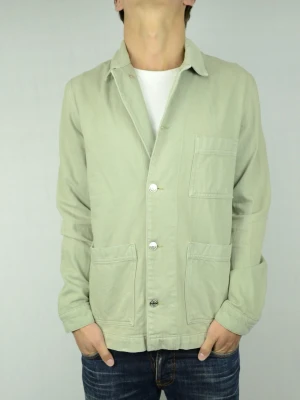 Samsøe Samsøe heavy overshirt   - SAMSØE SAMSØE HEAVY OVERSHIRT Storlek : L Passform : Passar M/L Användning : Jackan är i ett väldigt fint skick utan defekter Nypris : Cirka 2000SEK Modellen på bilden : 182CM och väger 74KG
