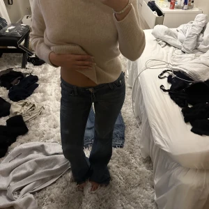 Lågmidjade jeans - Köp genom denna annons för fri frakt!!❤️